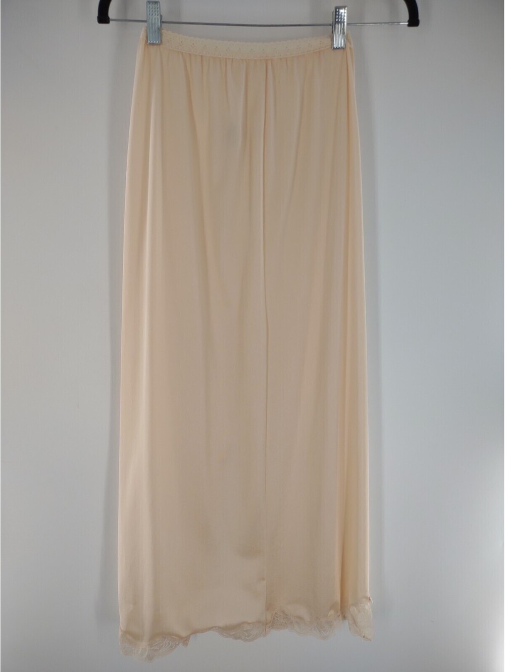 Montgomery Ward Slip Skirt Women's 24/26 100% Nylon 063